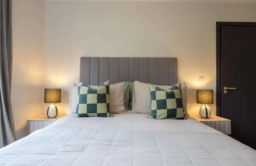 Luxe Life Quirky 2Bed Stay-1
