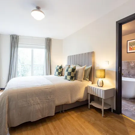 Luxe Life Quirky 2Bed Stay-3